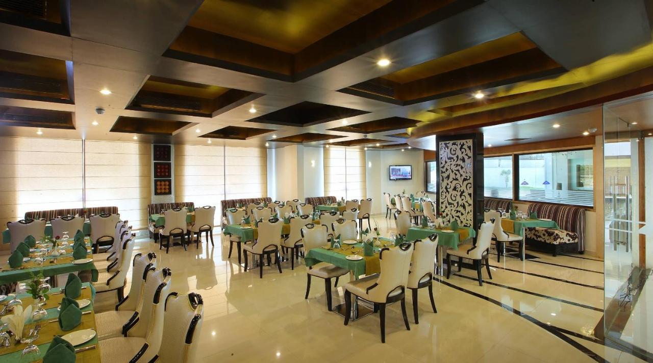 Hotel Port Palace Kovalam Kültér fotó